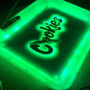 Cookies glow tray